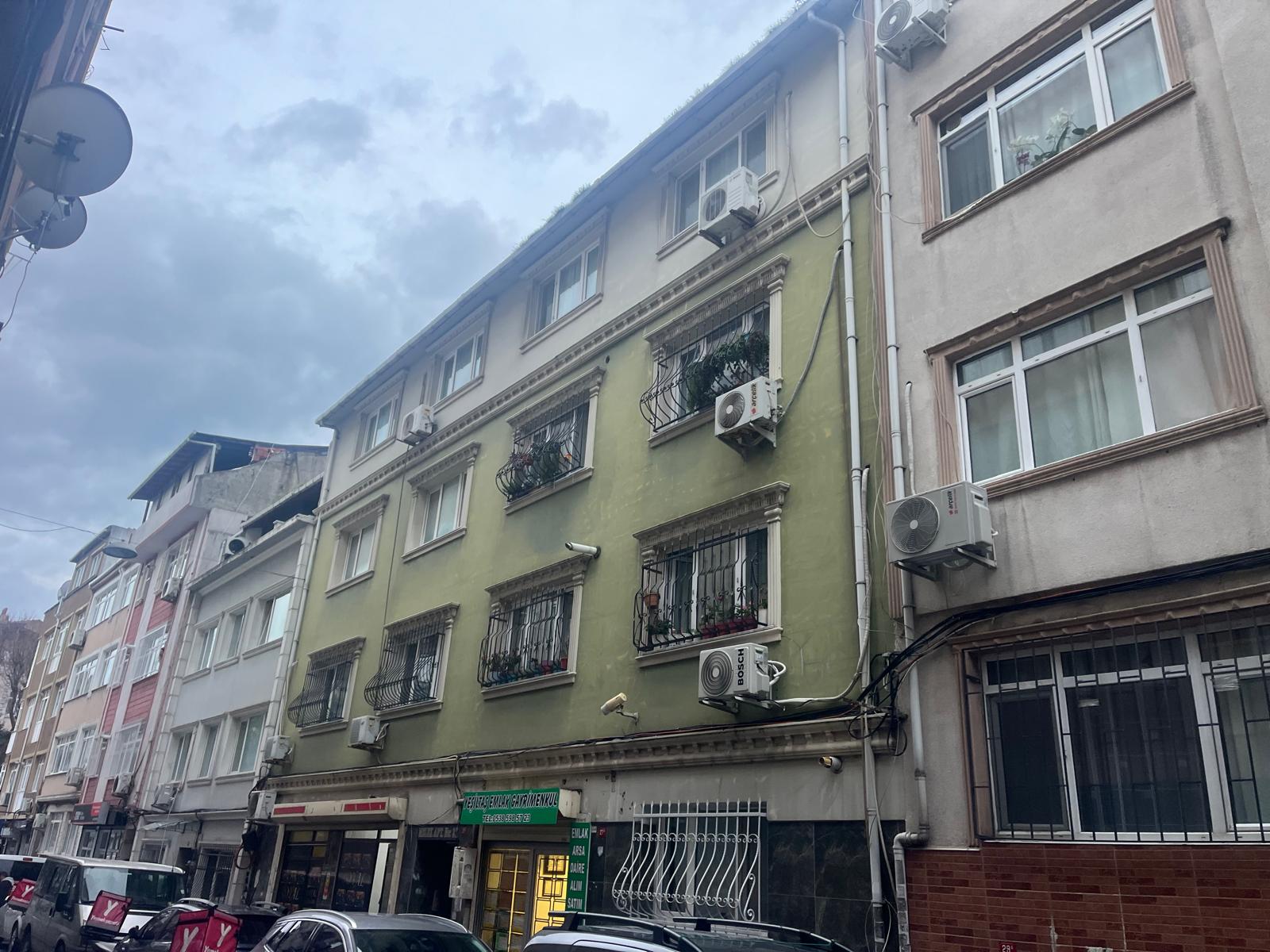 Fatih Seyidömer Mahallesi, Mecid Bey Sokak Altıngeyikler Apartmanı - 1